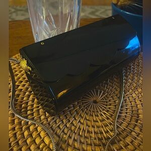 RARE Wilardy 🖤Black WWII Plane Nose Lucite Gold Turtle Chain Scalloped Purse